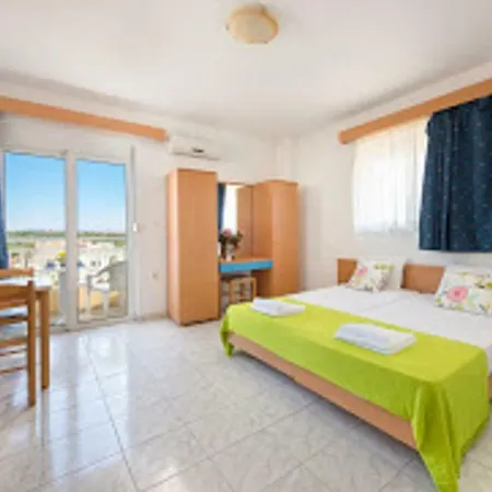 Yiannis Apartment