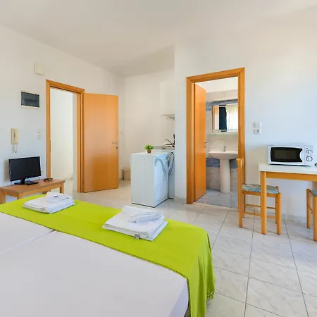 Apartament Yiannis *